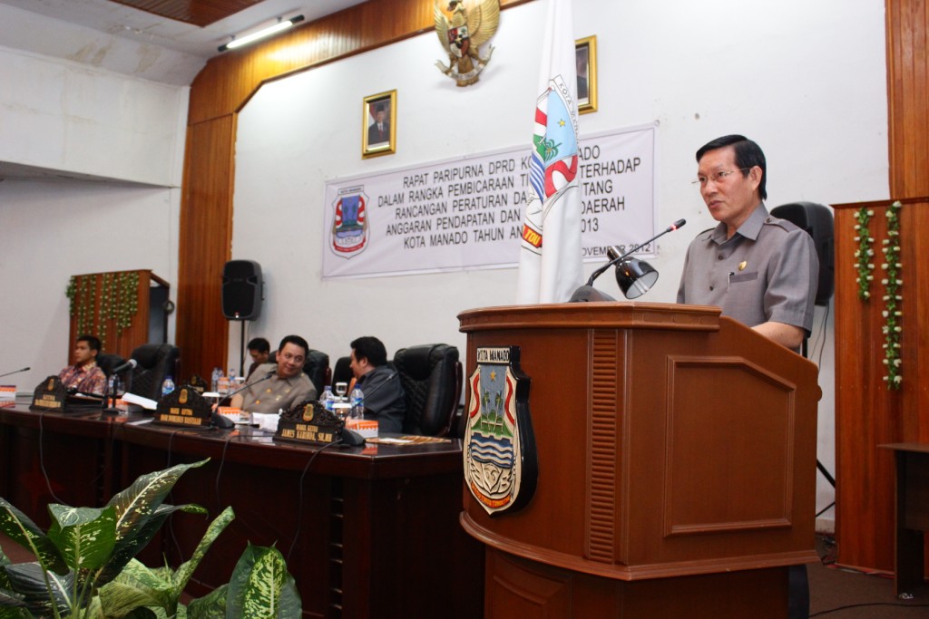 Hujan Interupsi Warnai Paripurna